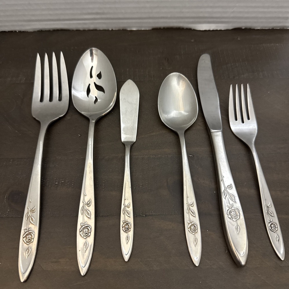 Oneida Community My Rose 3 Piece Serving + 3 Stainless Flatware Pieces FW93